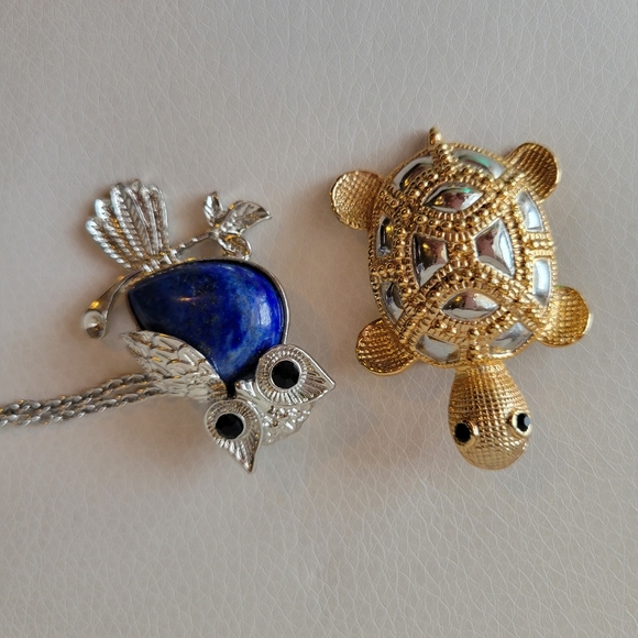 Turtle Brooch & Owl Pendant ~ Silver & Gold Tones ~ Blue Stone ~ Nice! - Picture 9 of 15